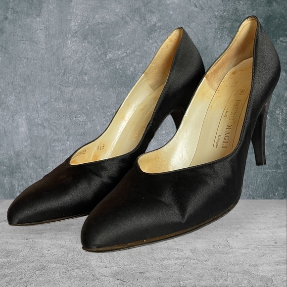 Bruno Magli Satin Black Heels Vintage - Picture 13 of 15
